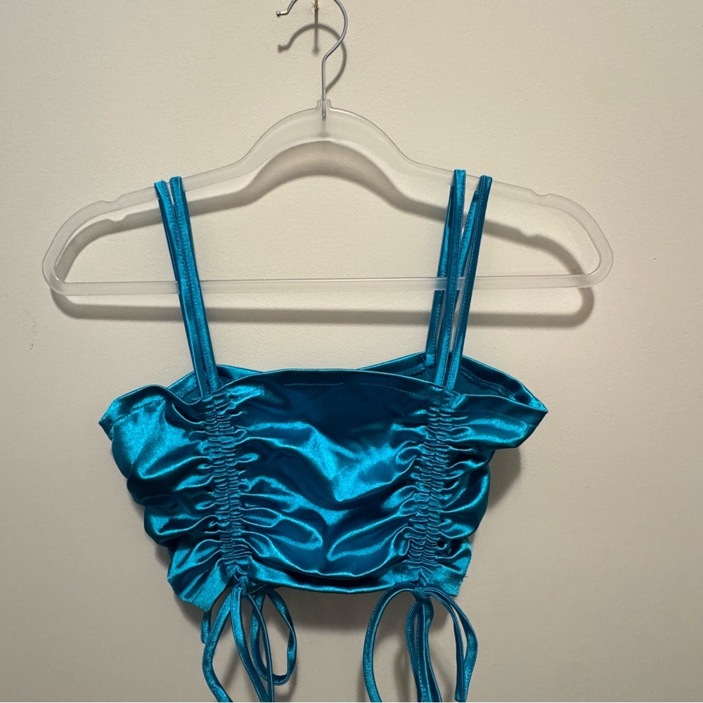 Boohoo Shiny Teal Top ruched size US 4